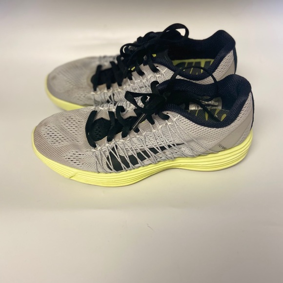 Nike road running shoes yellow gray black - Picture 6 of 7